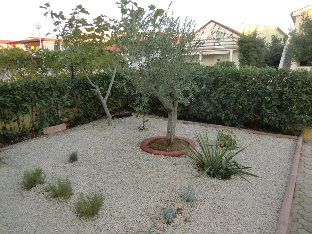 Ferien Haus Evita Auf Insel Vir - Wohnung I Exterior photo